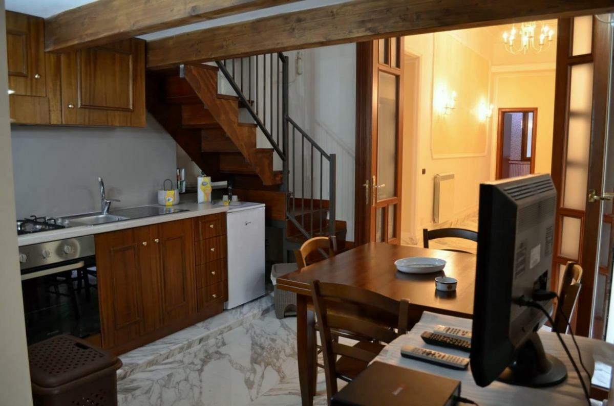 Domus Chiaia Monolocale/con Soppalco Дом отдыха Неаполь